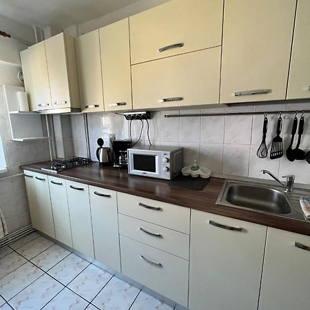 Picadilly Apartment Ploieşti Kültér fotó