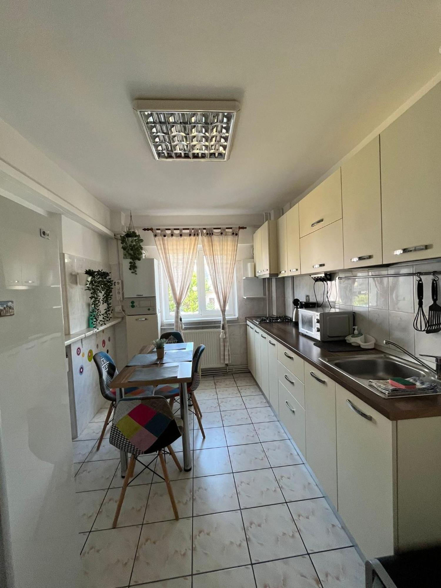 Picadilly Apartment Ploieşti Kültér fotó